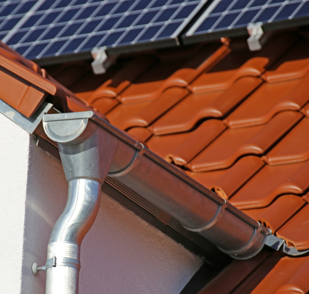 roof gutter image